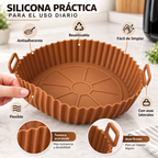 Mantén más limpia tu Air Fryer con el Molde de Silicona Reutilizable Linden™. Antiadherente, lavable, con asas y disponible en tamaños M y L.