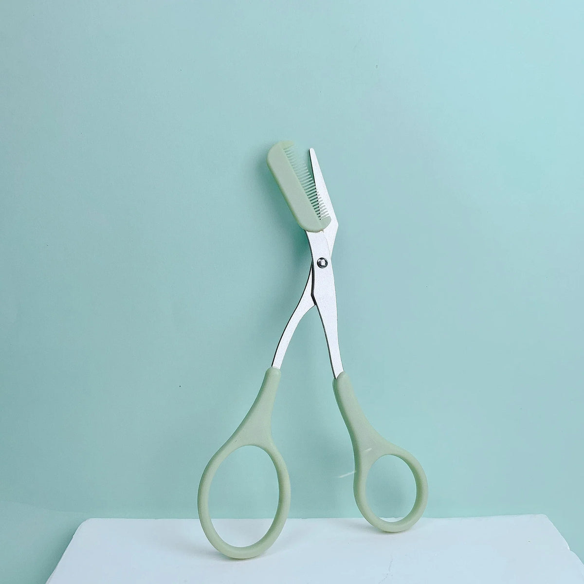 Tijeras para Cejas con Peine Integrado Linden