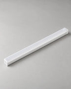 Barra LED recargable Linden de cuerpo blanco con sensor de movimiento integrado.