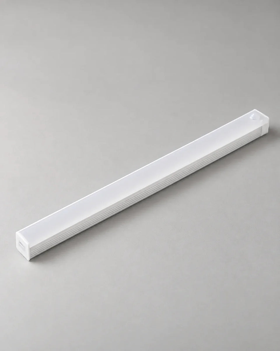 Barra LED recargable Linden de cuerpo blanco con sensor de movimiento integrado.
