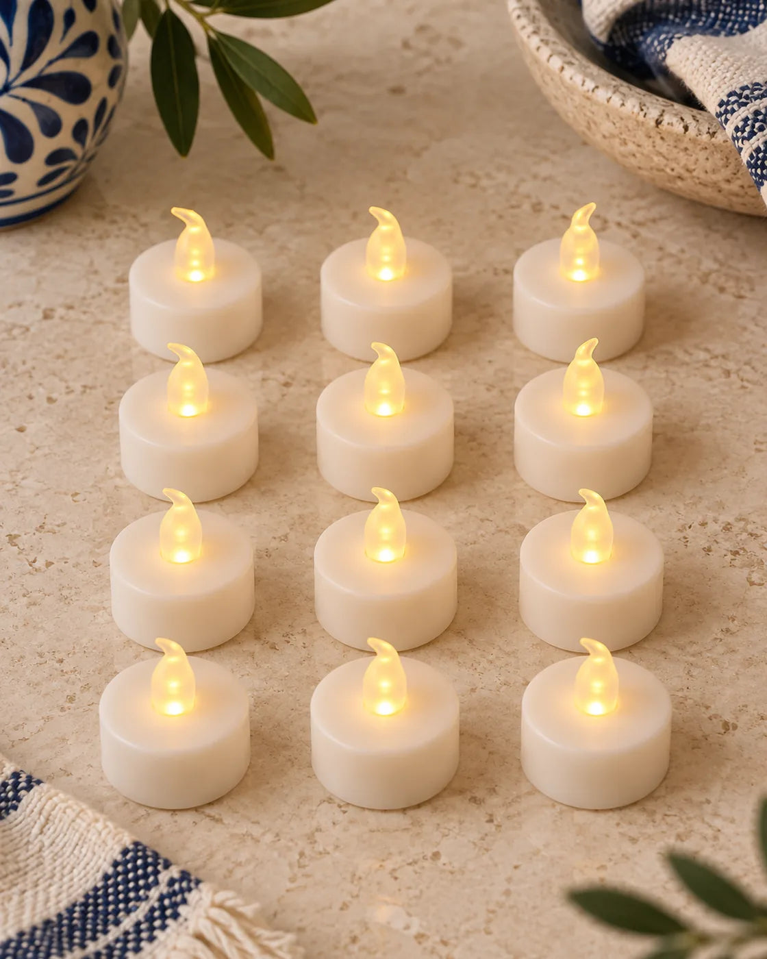 Conjunto de doce velas LED Linden cilíndricas para decorar sin llama real.